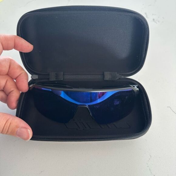 Sporty Blue Mirrored Sunglasses - Picture 8 of 9